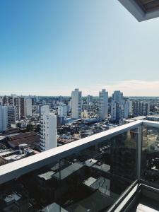 - Vistas a la ciudad desde la parte superior de un edificio en Departamento de un dormitorio - HIPÓLITO en Santa Fe