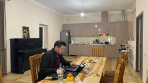 Foto dalla galleria di Ashtarak Garden GuestHouse ad Ashtarak Altre 49 foto