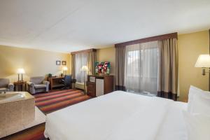Postel nebo postele na pokoji v ubytování Red Roof Inn Fairfield
