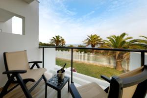 Uma varanda ou terraço em Grand Palladium White Island Resort & Spa - All Inclusive