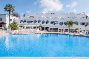 Bazén v ubytování Casa Silvia Marbella - dom w kompleksie hotelowym nebo v jeho okolí