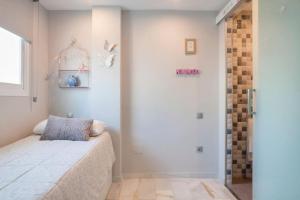 Postel nebo postele na pokoji v ubytování Casa Silvia Marbella - dom w kompleksie hotelowym