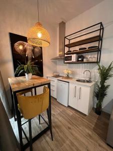 Kuchyňa alebo kuchynka v ubytovaní Loft Deluxe Herrería 6 - Vivienda Vacacional.