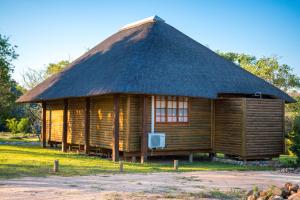 Gallery image of Xirhandziwa M Lodge in Thulamahashi +8 photos