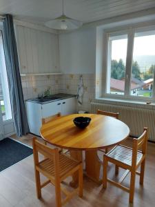 Kuchnia lub aneks kuchenny w obiekcie Bel appartement dans une ferme Vosgienne
