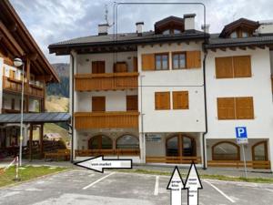 Budova, kde se apartmán nachází + 30 fotografií
