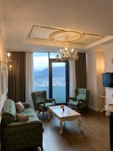 Χώρος καθιστικού στο 5 star king david hotel apartment tbilisi