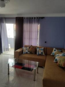 Uma área de estar em SFM-3 Big bedrooms, Wifi, AC/TV & hot water