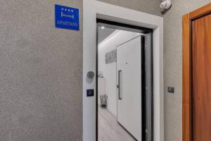 Fotografia z galérie ubytovania Apartments by the sea Makarska - 20196 v destinácii Makarska