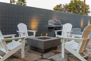 Foto dalla galleria di The Desert Xscape Pool & Views a Palm Springs