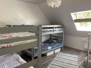 Fotografia z galérie ubytovania Maison à Bénodet avec jardin, terrasse, cabine de plage, équipements famille et proximité commerces! - FR-1-481-126 v destinácii Bénodet + 6 fotografií