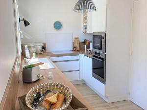 Fotografia z galérie ubytovania Maison à Bénodet avec jardin, terrasse, cabine de plage, équipements famille et proximité commerces! - FR-1-481-126 v destinácii Bénodet