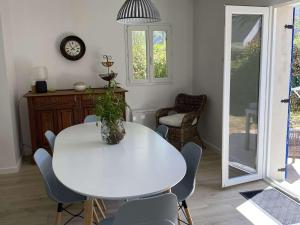 Fotografia z galérie ubytovania Maison à Bénodet avec jardin, terrasse, cabine de plage, équipements famille et proximité commerces! - FR-1-481-126 v destinácii Bénodet