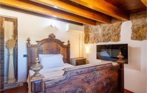 Ένα ή περισσότερα κρεβάτια σε δωμάτιο στο Cozy Home In Acquaviva Delle Fonti