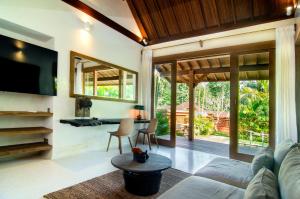 Ruang duduk di Kubu Manis Villa