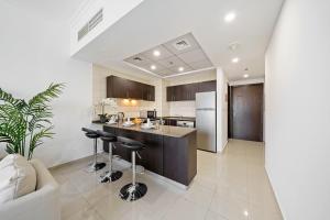Fotografie z fotogalerie ubytování Nice & Comfy 1BR w/ Marina Views / Walk to beach v Dubaji