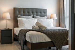Fotografie z fotogalerie ubytování Nice & Comfy 1BR w/ Marina Views / Walk to beach v Dubaji