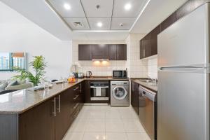 Fotografie z fotogalerie ubytování Nice & Comfy 1BR w/ Marina Views / Walk to beach v Dubaji
