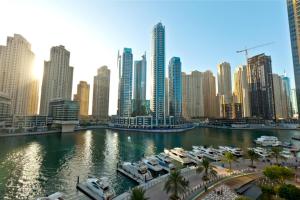 Fotografie z fotogalerie ubytování Nice & Comfy 1BR w/ Marina Views / Walk to beach v Dubaji