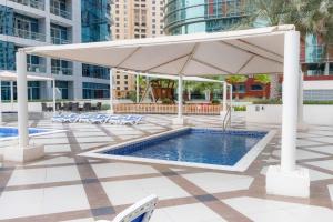 Fotografie z fotogalerie ubytování Nice & Comfy 1BR w/ Marina Views / Walk to beach v Dubaji
