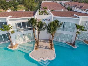 Bazén v ubytování The Gems Mining Pool Villas Pattaya nebo v jeho okolí + 37 fotografií