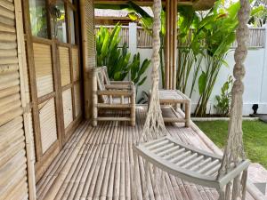 Ein Garten an der Unterkunft Bamboo Bungalows