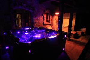 Fotografie z fotogalerie ubytování Chalet Falcon - Luxury Swiss Retreat with Hot-Tub v destinaci Bagnes