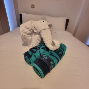 Postel nebo postele na pokoji v ubytování Potamos Private Suites