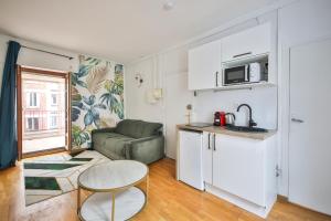 Kuchyňa alebo kuchynka v ubytovaní 21#Studio 2Pers#Sèvres-Lecourbe#Necker