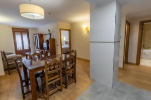 A seating area at Apartamentos & casas rurales Santo Domingo de Silos