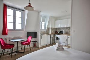 Kuchyňa alebo kuchynka v ubytovaní 42#Studio 2Pers#Sèvres-Lecourbe#Necker