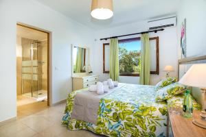 Postel nebo postele na pokoji v ubytování Pollensa - 40788 Mallorca + 15 fotografií
