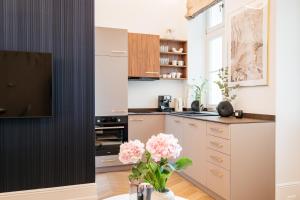 Kuchnia lub aneks kuchenny w obiekcie Dandelion Apartment - LoftAffair