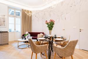 Kuchnia lub aneks kuchenny w obiekcie Dandelion Apartment - LoftAffair