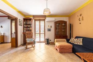 Posezení v ubytování Appartamento con Ampia Terrazza - 10 minuti da Torino