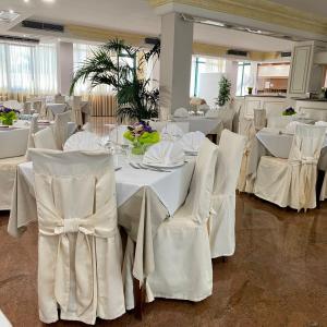 Restaurace v ubytování Porto Cesareo Hotel