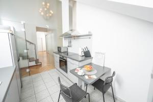 A kitchen or kitchenette at Penthouse Staatsoper