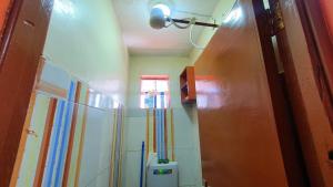 Φωτογραφία από το άλμπουμ του Lola's Nest along the Highway - Free Parking, Wifi, Netflix & Rooftop views σε Kikuyu