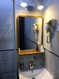 Ένα μπάνιο στο Palm Hotel +70 φωτογραφίες