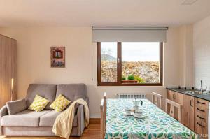 Nespecifikovaný výhled na hory nebo výhled na hory při pohledu z apartmánu + 20 fotografií