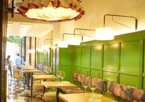 Restaurant o un lloc per menjar a ISA Sevilla Suites