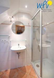 Koupelna v ubytování Maisonette-Wohnungen am Steingarten - Ferienwohnung 2