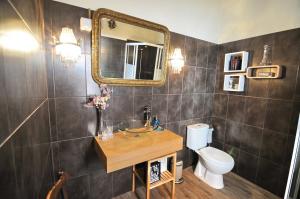 Koupelna v ubytování Casa do Jardim + 37 fotografií