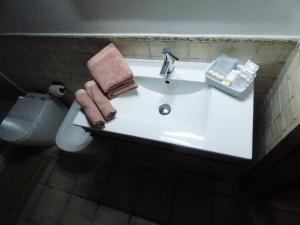 Koupelna v ubytování La Fontanella Guest House + 15 fotografií