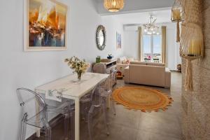 A seating area at Coraline Villa