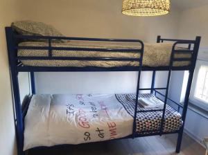 Postel nebo postele na pokoji v ubytování Superbe appartement au château d’Aubenas