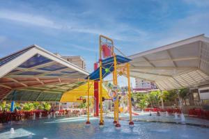Imperio Romano com um 1dia no Acqua Park, Splash e Slide tesisinde veya buraya yakın yüzme havuzu