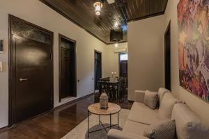 A seating area at Casa Maria Hotel