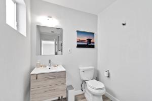 Gallery image of Spacious Modern Home 5BR Heated Pool, 9mn to Beach in Miami +26 photos
