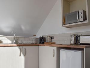 A kitchen or kitchenette at Secretseaview